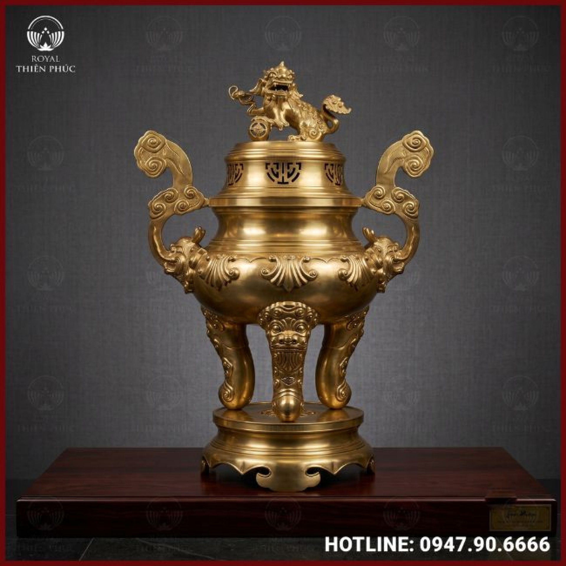 Đỉnh đồng vàng mộc chạm hoa sòi